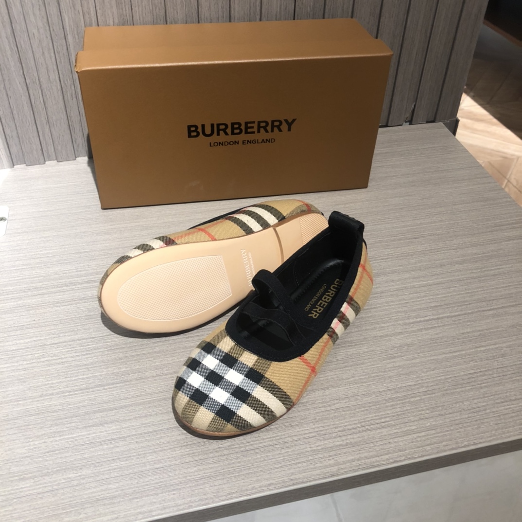 Children's shoes child